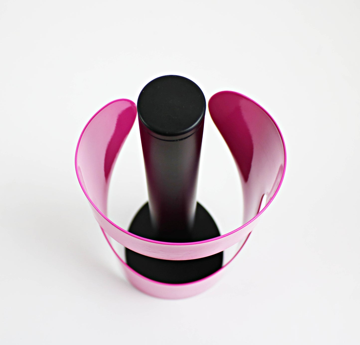 Pre-loved Sabine Stougaard for Steel Function - Pisa kitchen towel holder in bright pink and black