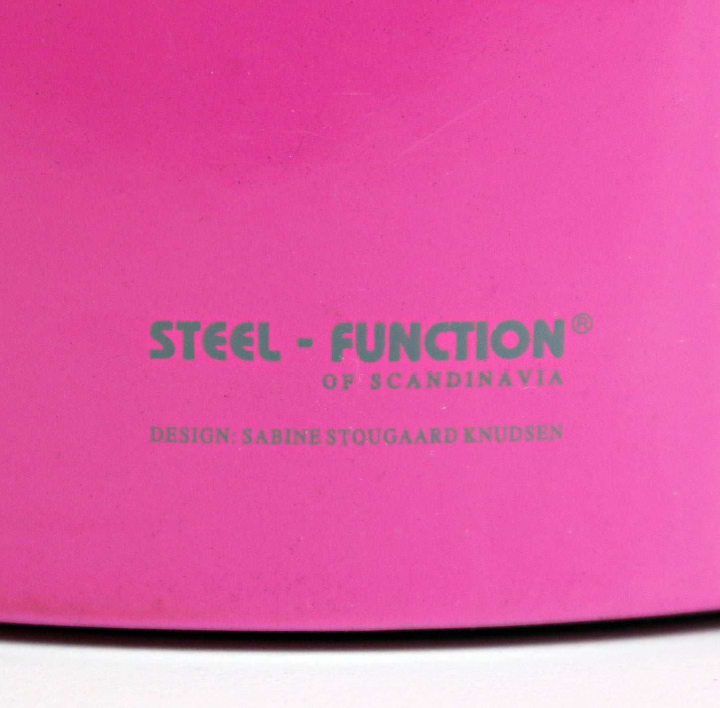 Pre-loved Sabine Stougaard for Steel Function - Pisa kitchen towel holder in bright pink and black