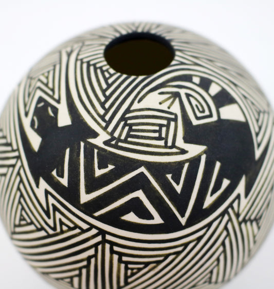 Hand-crafted one-off Acoma seed pot by ls. Patricio New Mexico - preloved