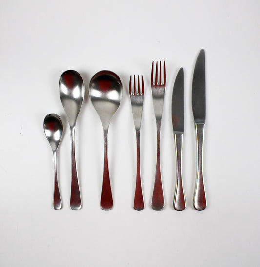 Vintage 1980s Robert Welch design for Oneida 28 piece set