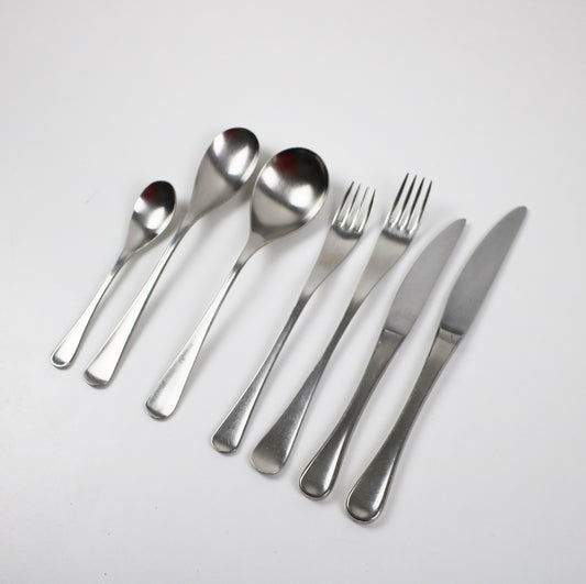 Vintage 1980s Robert Welch design for Oneida 28 piece set