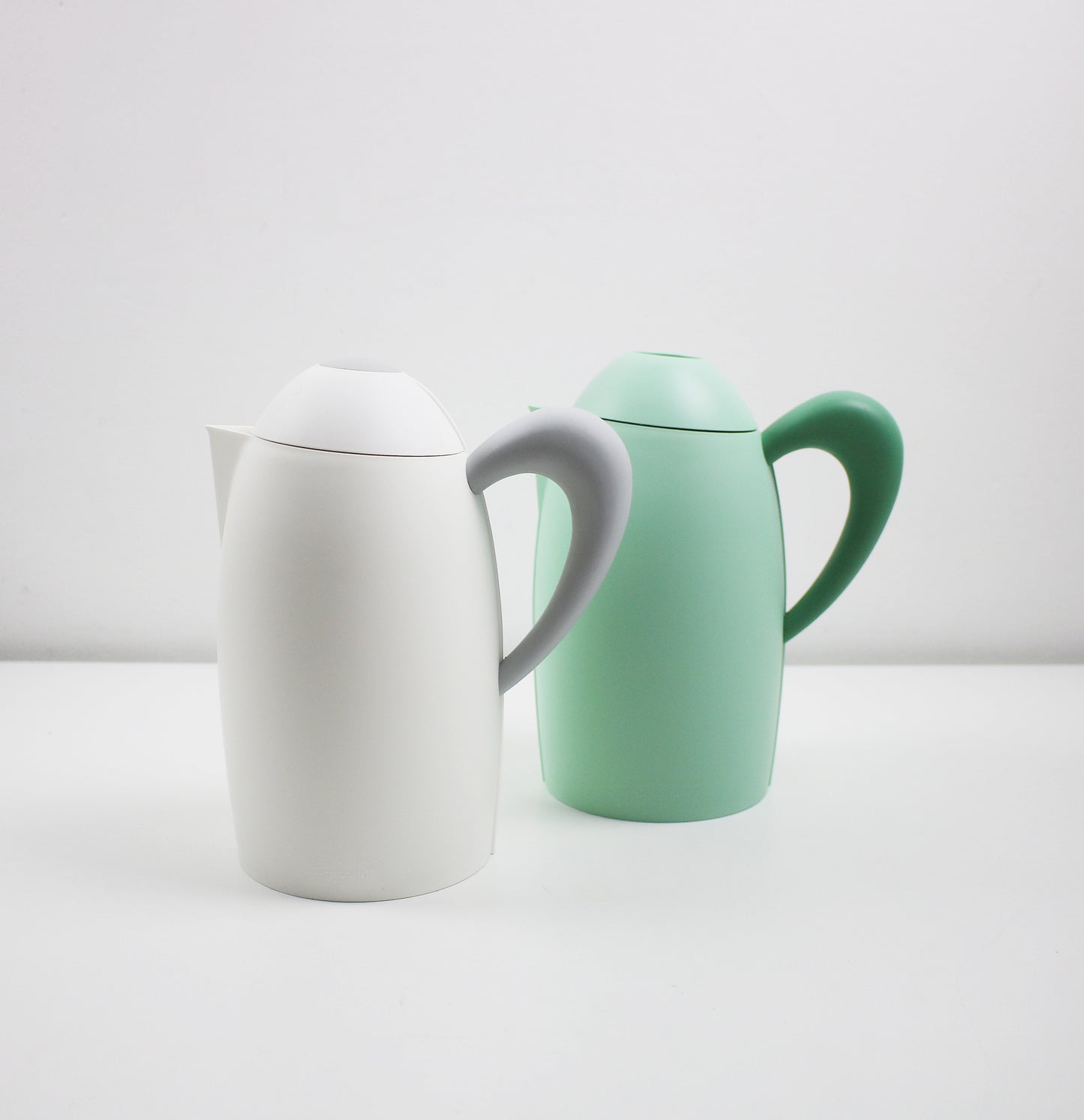 1990s 'Tobia' insulated thermal vacuum jug/ flask Angeletti and Ruzza for Fratelli Guzzini