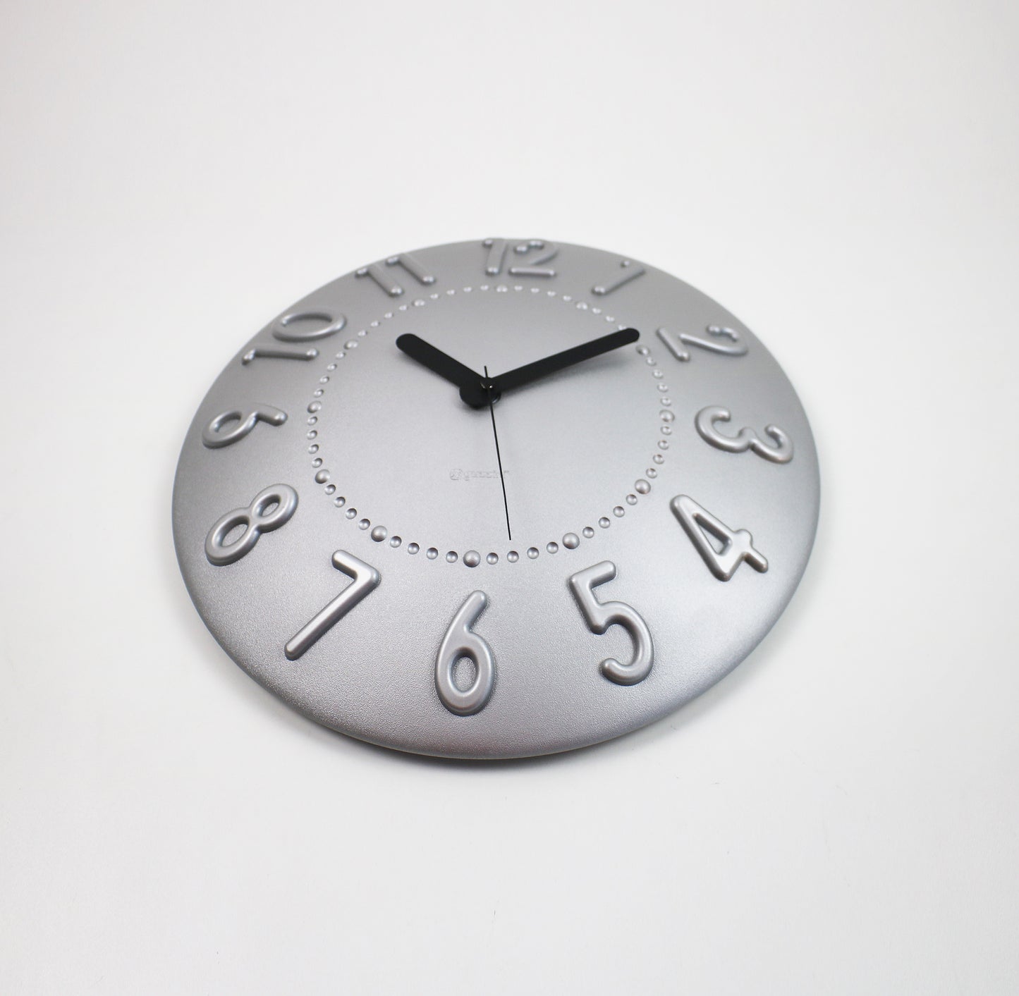 Rare Y2K space age wall clock by Angletti E Ruzza for Guzzini Time 2 Go acrylic wall clock in silver grey - space age aesthetic