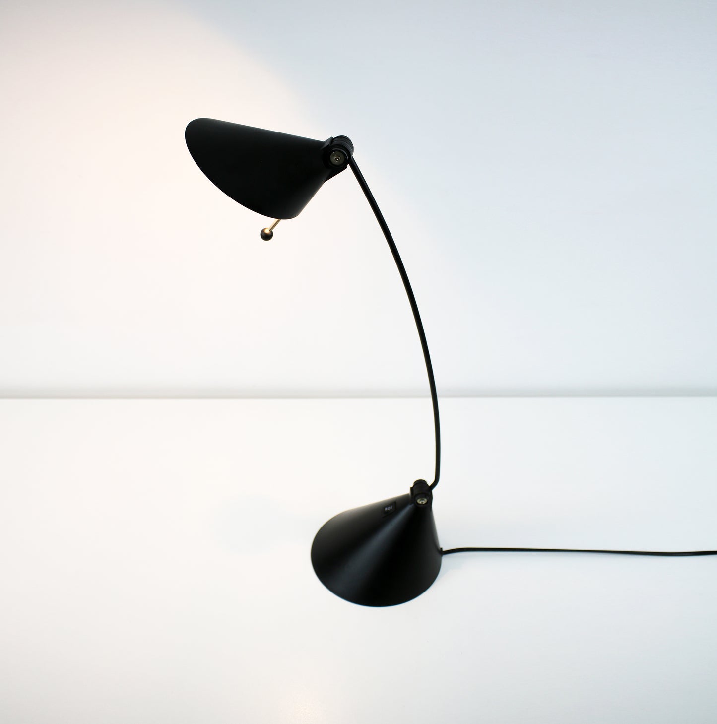 Adjustable desk lamp in black 1997 post modernism Paras by Dar Lighting