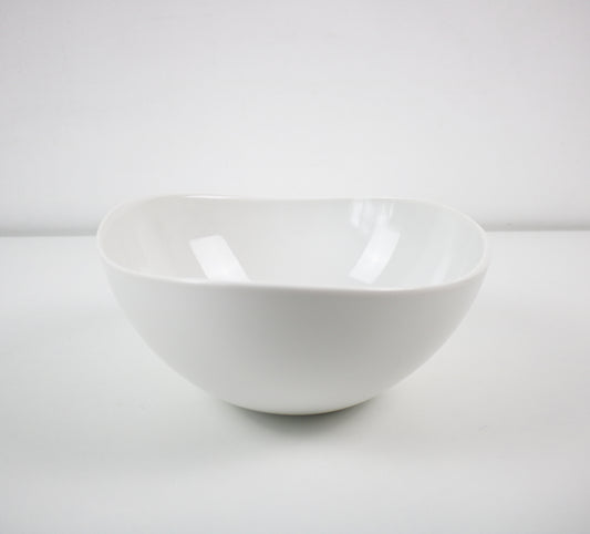 Wovo set of 3 serving bowls - white. Unused early 2000s vintage stock