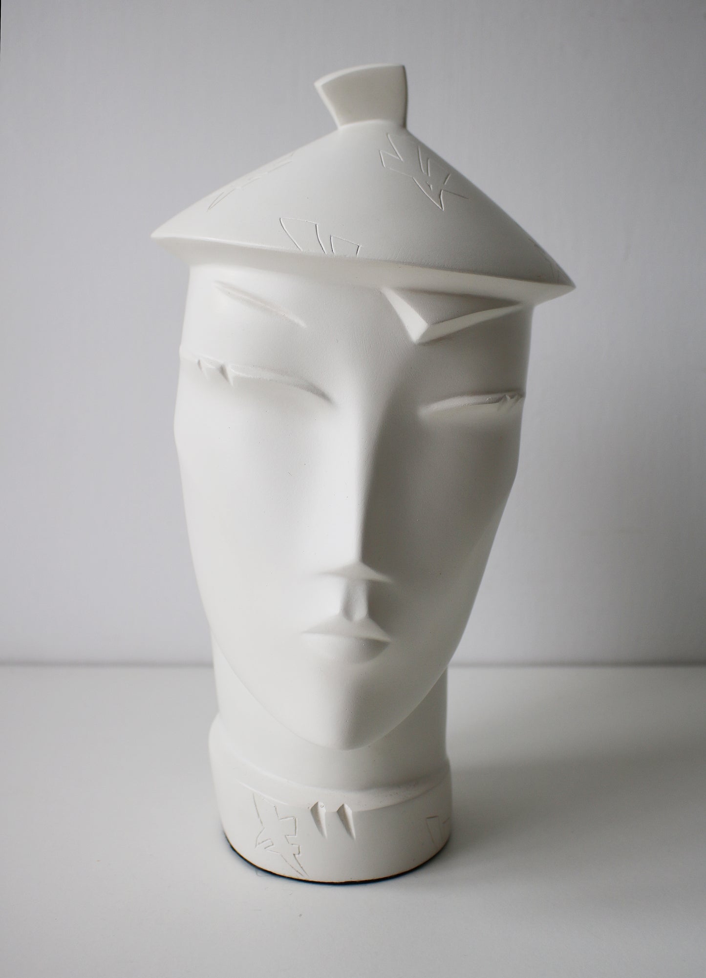 Authentic Lindsey B Peking sculpture