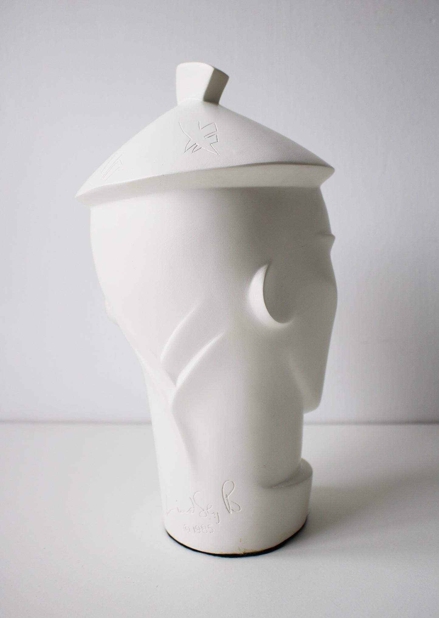 Authentic Lindsey B Peking sculpture