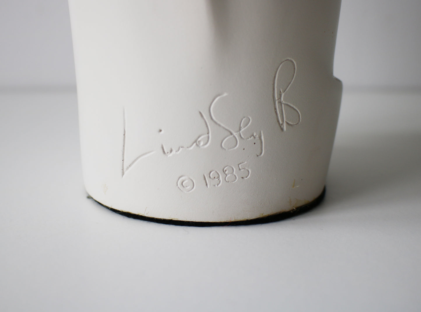 Authentic Lindsey B Peking sculpture