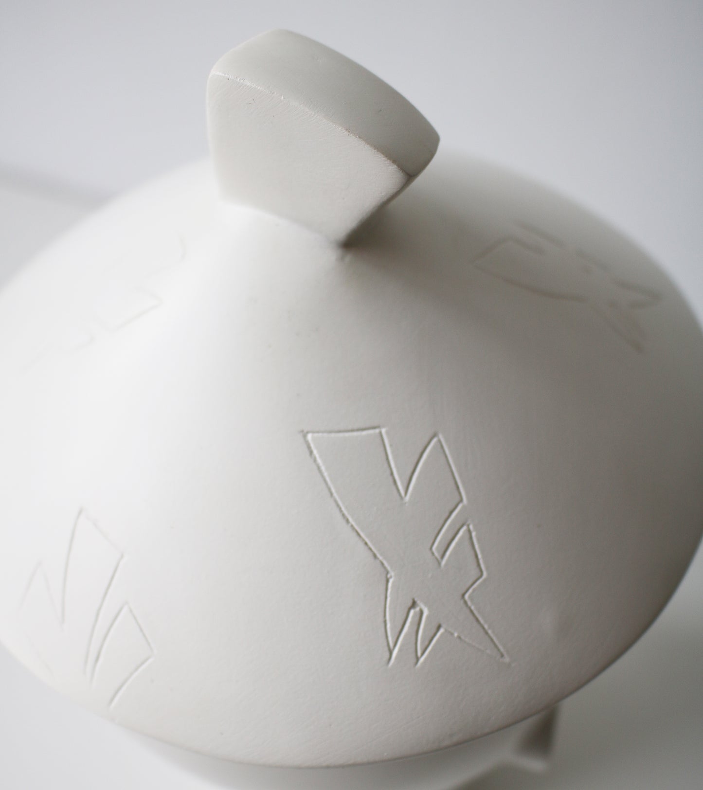 Authentic Lindsey B Peking sculpture