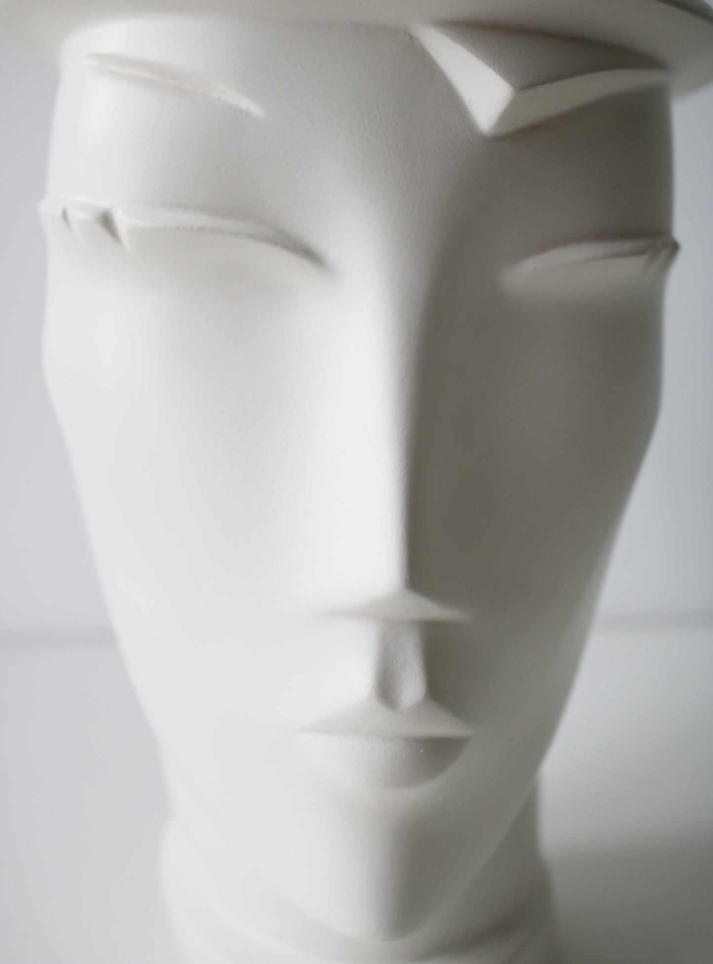 Authentic Lindsey B Peking sculpture