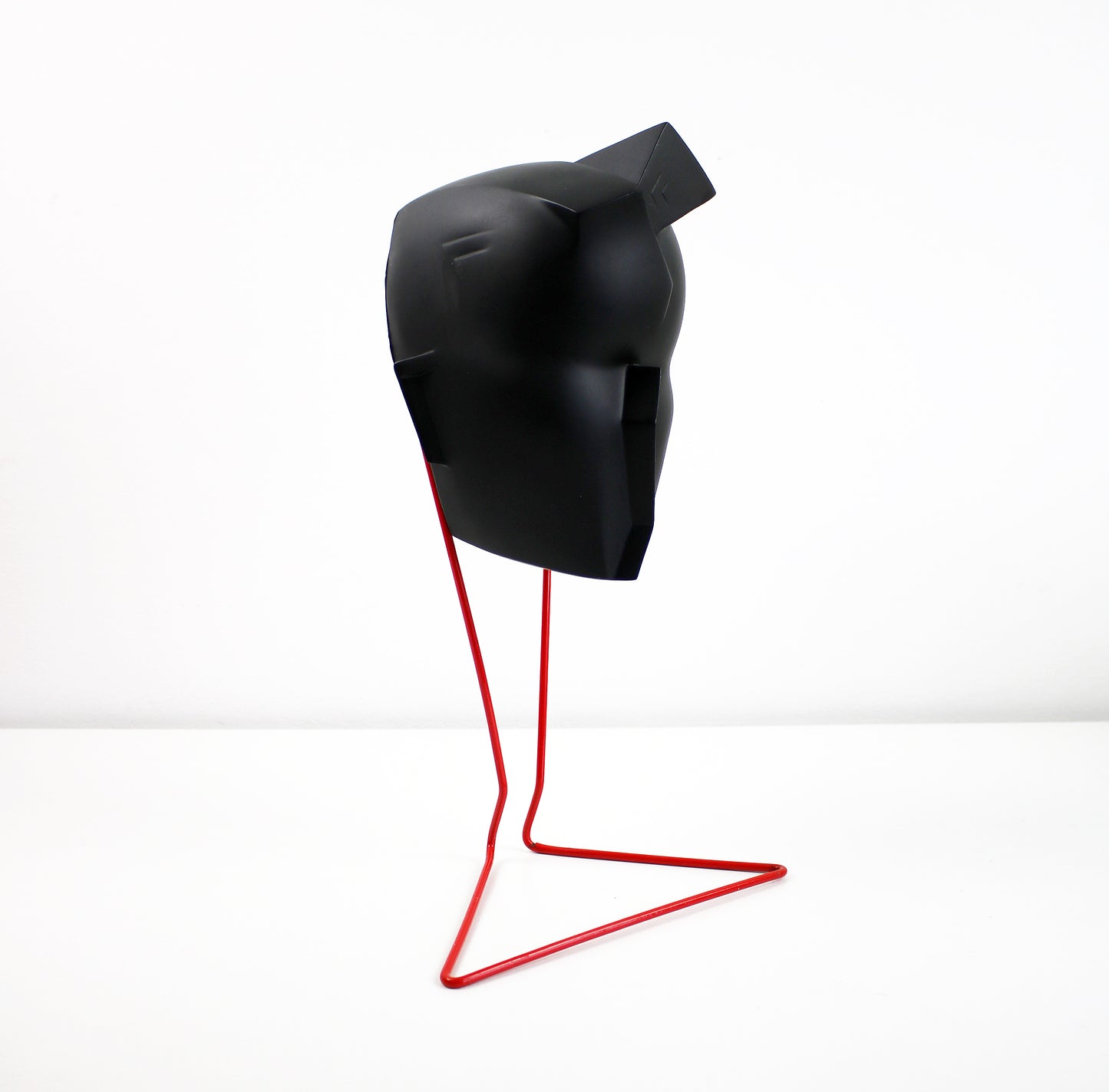 RARE (on stand) Authentic Lindsey B Ziggy resin sculpture on original wire stand