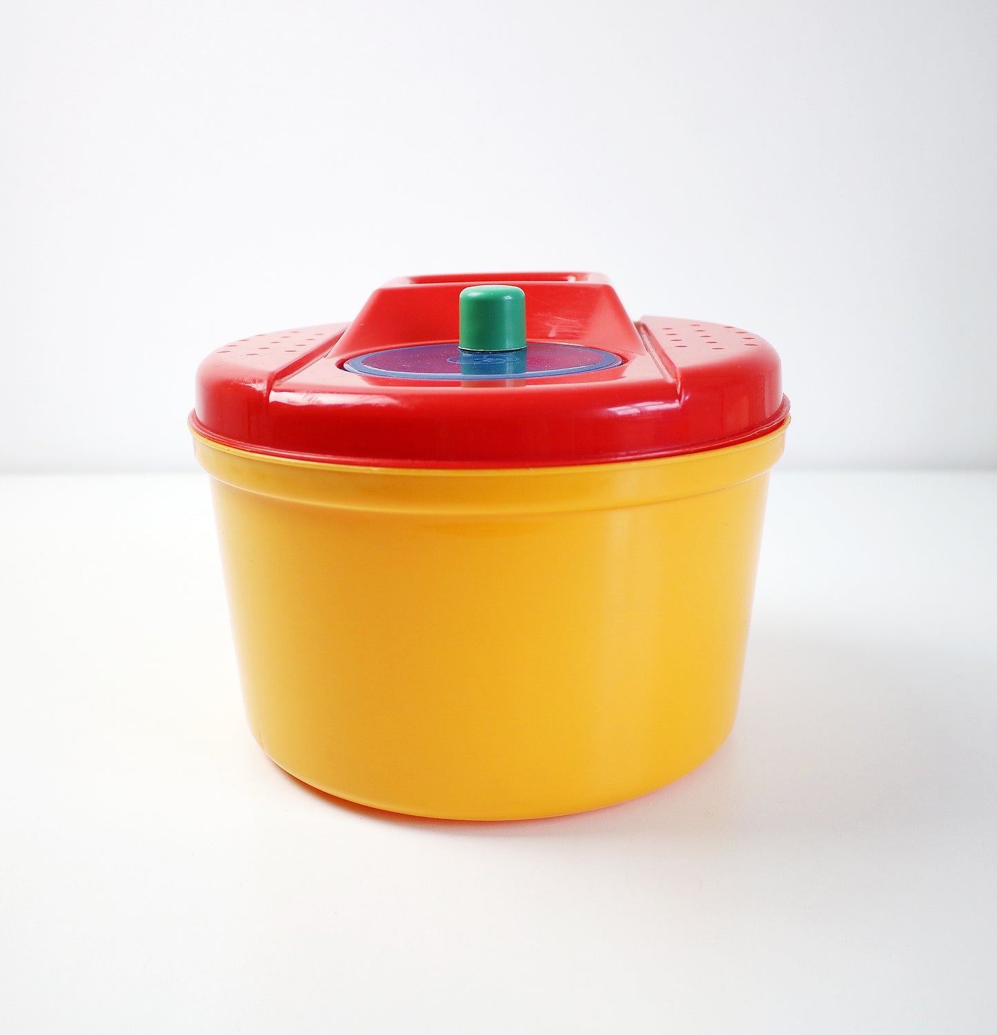 Italian salad washer / spinner in postmodern colours - preloved