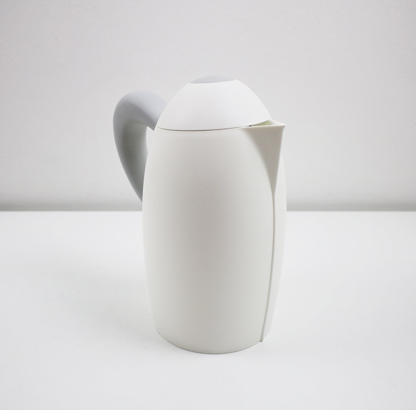 1990s 'Tobia' insulated thermal vacuum jug/ flask Angeletti and Ruzza for Fratelli Guzzini