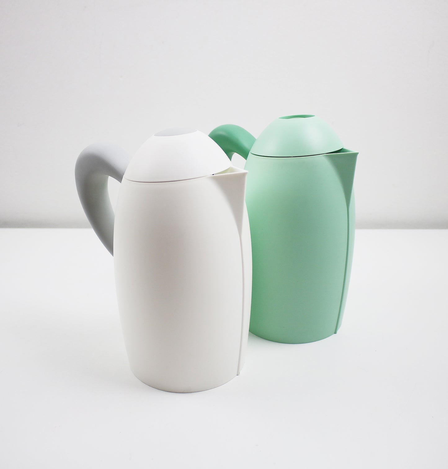 1990s 'Tobia' insulated thermal vacuum jug/ flask Angeletti and Ruzza for Fratelli Guzzini