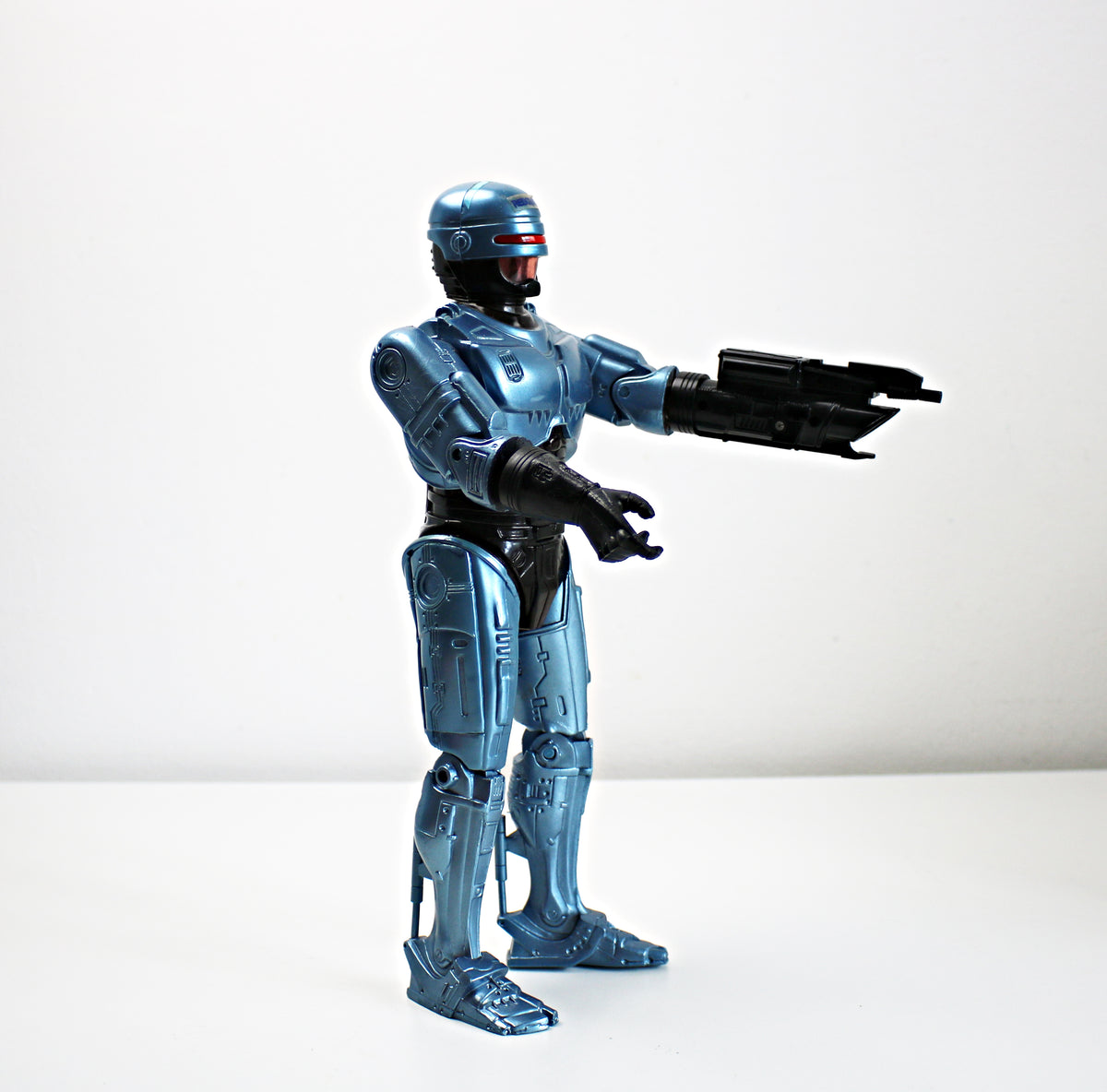 Robocop 1993 Orion pictures 12" talking figure with LCD mouth - both hands + weapon arm attachment (NO hand gun)