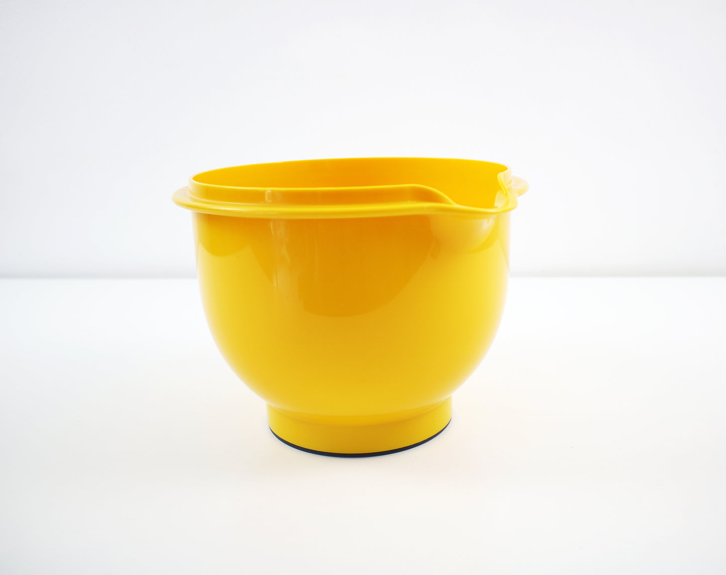 Chef Line yellow mixing bowl by Bruno Gecchelin for Guzzini Italy - retired colour