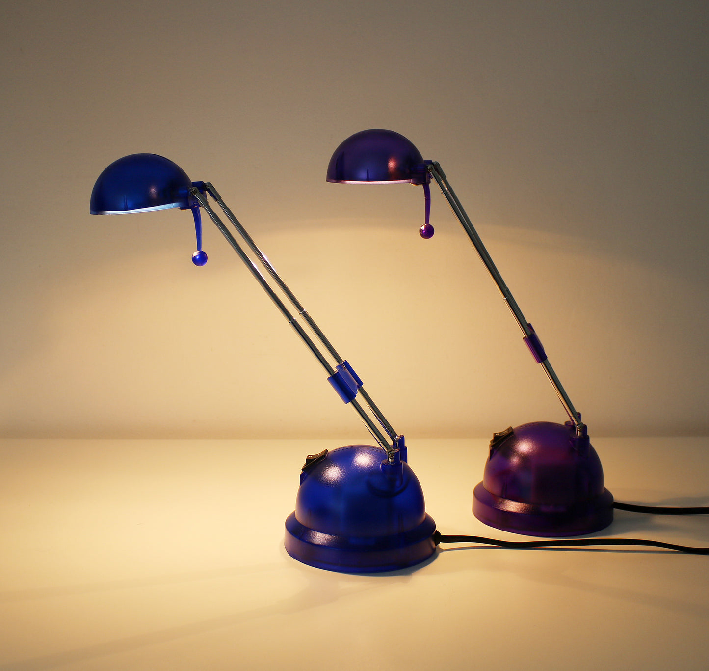 Frosted plastic desk light 1990s / Y2K - Purple or Blue