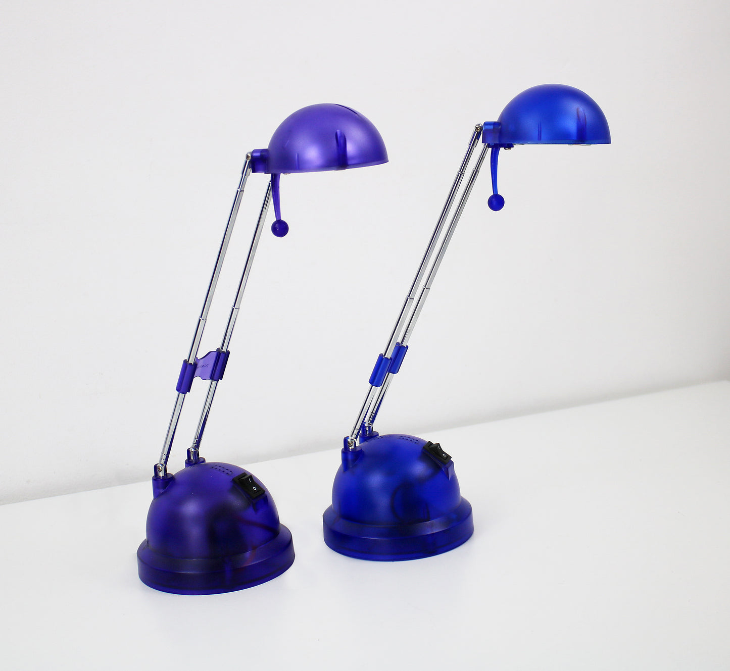 Frosted plastic telescopic desk lights from the 1990s or Y2K in Purple or Blue